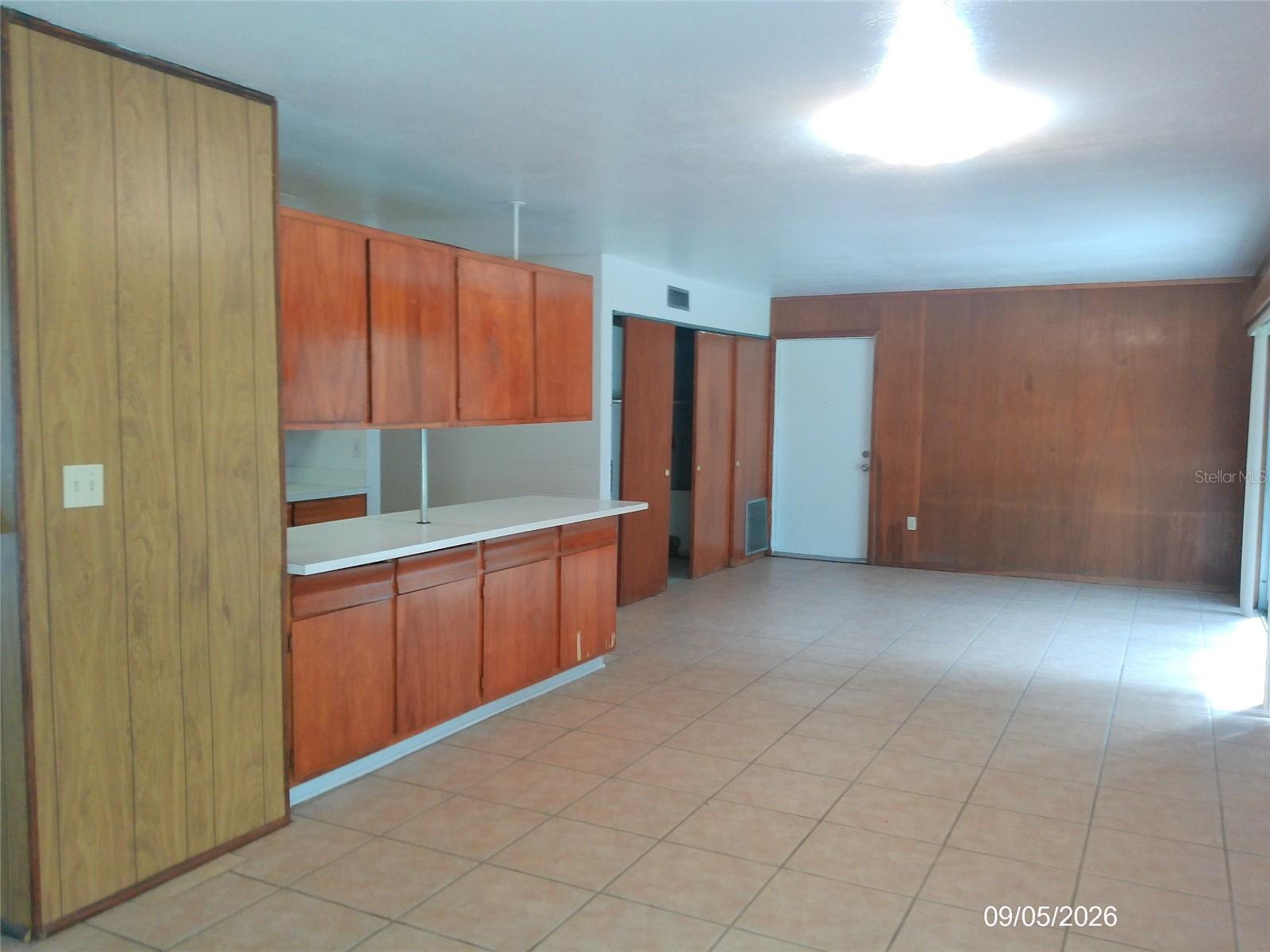 1423 CRYSTAL LAKE DRIVE, Lakeland, FL 33801 1423 CRYSTAL LAKE DRIVE, Lakeland, FL 33801