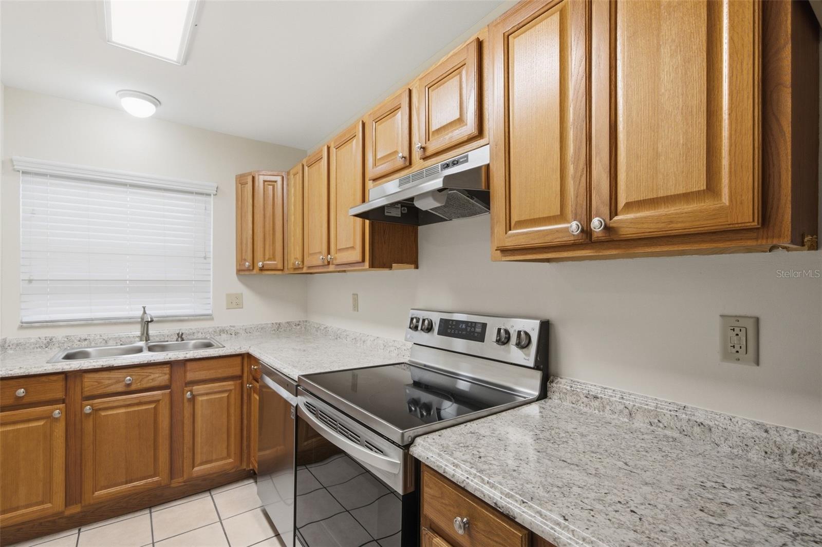 1920 E EDGEWOOD DRIVE, #E4, Lakeland, FL 33803