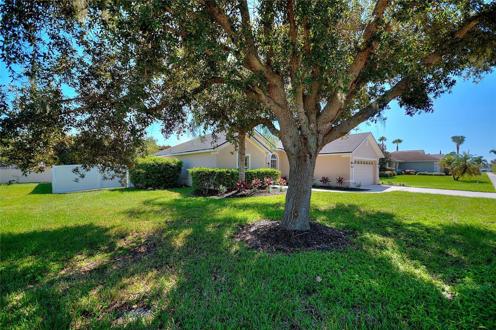 221 MANDOLIN DRIVE, Winter Haven, FL 33884
