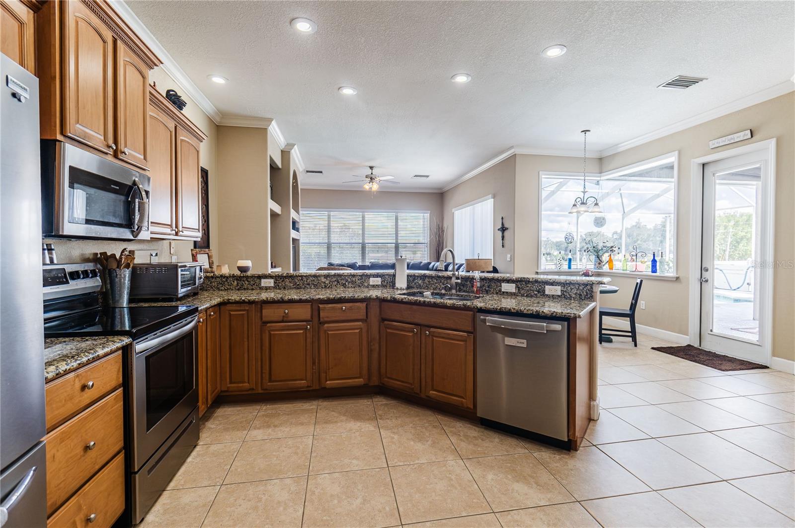 6714 HARTSWORTH DRIVE, Lakeland, FL 33813