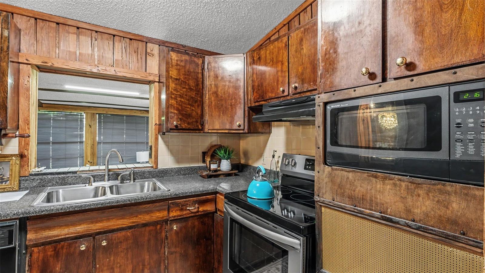 3010 STANHOPE AVENUE, Lakeland, FL 33803