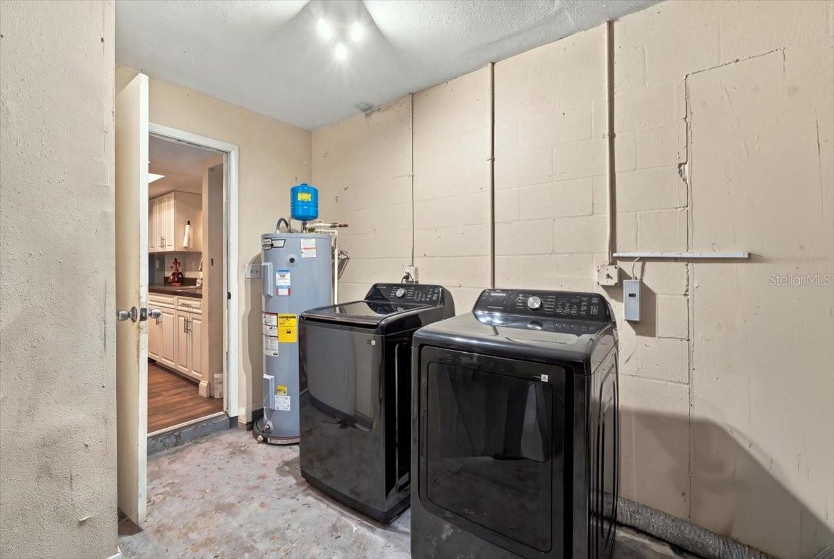2827 DELROSE DRIVE N, Lakeland, FL 33805