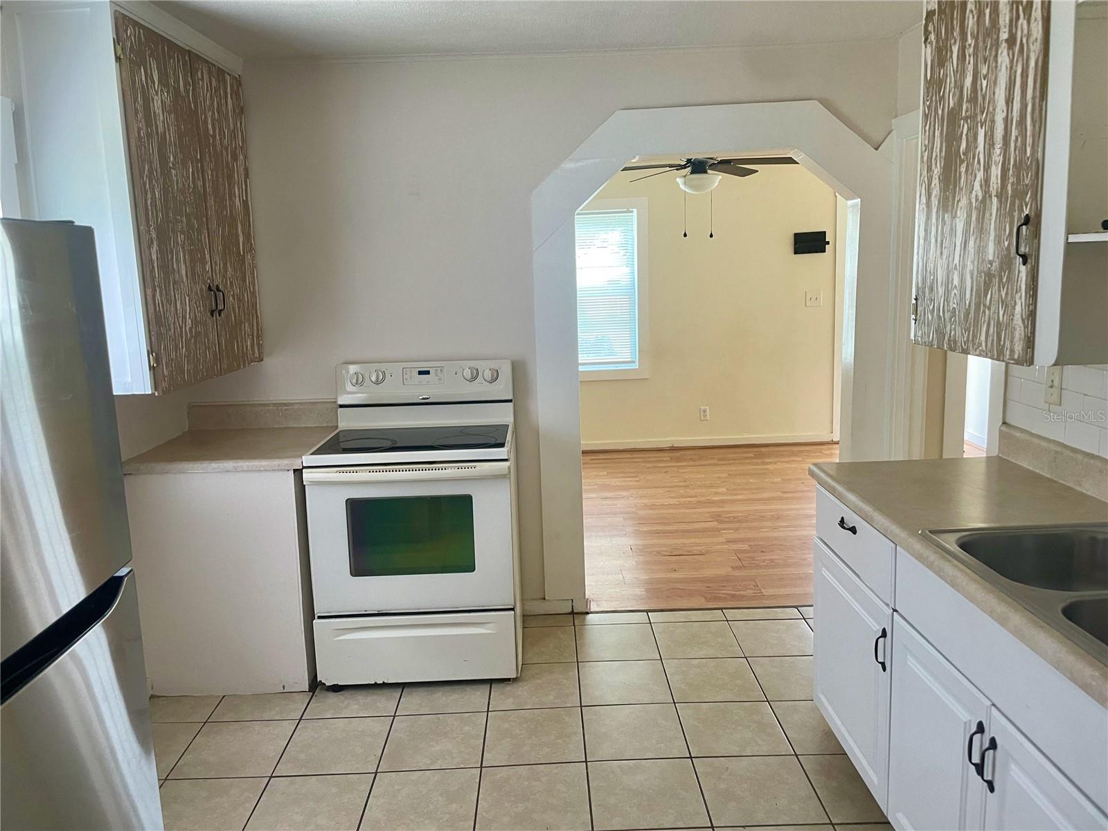 1811 E MAIN STREET, Lakeland, FL 33801 1811 E MAIN STREET, Lakeland, FL 33801