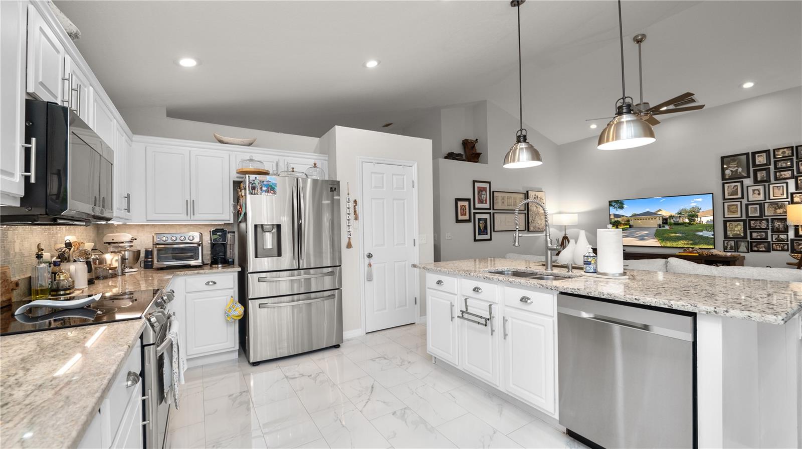 6715 LAKE CLARK DRIVE, Lakeland, FL 33813