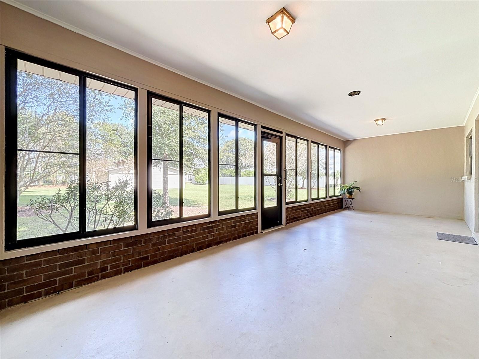 Real glass windows with screens