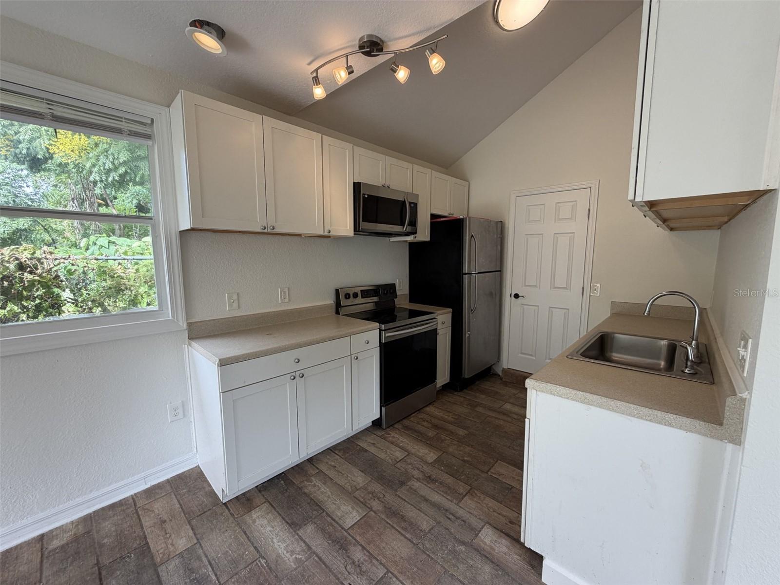 337 AVENUE E SE, #B, Winter Haven, FL 33880