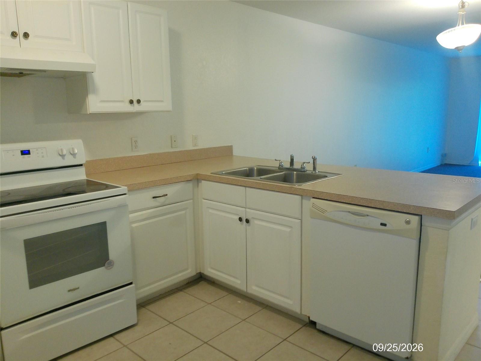 951 FOX LAKE DRIVE, Lakeland, FL 33809 951 FOX LAKE DRIVE, Lakeland, FL 33809