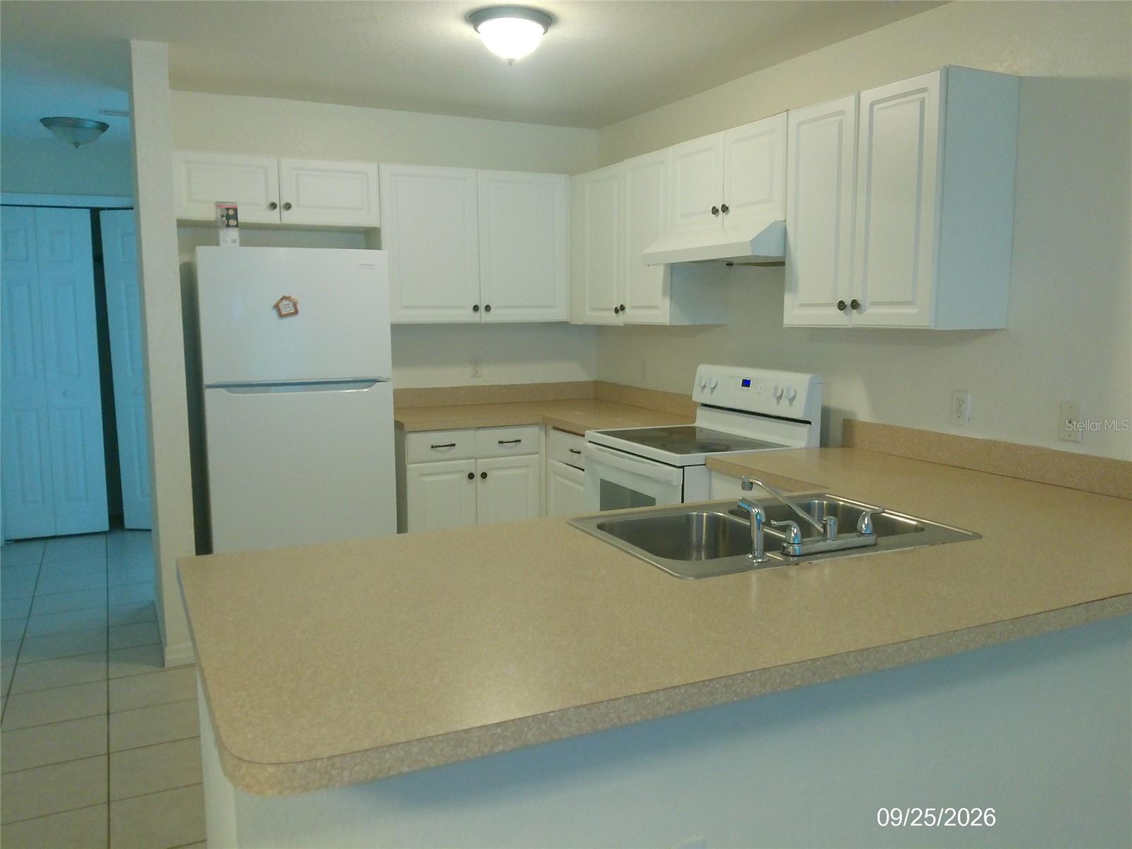 951 FOX LAKE DRIVE, Lakeland, FL 33809 951 FOX LAKE DRIVE, Lakeland, FL 33809