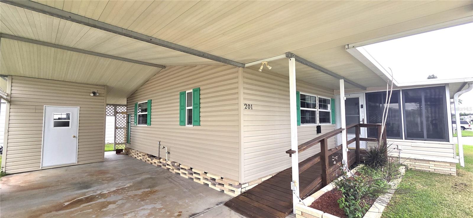 2055 S FLORAL AVENUE, #201, Bartow, FL 33830