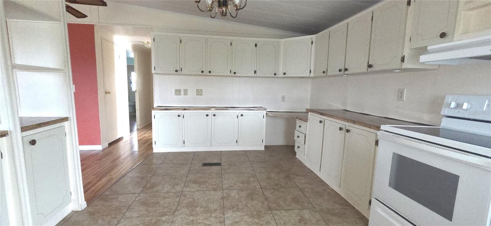 2055 S FLORAL AVENUE, #201, Bartow, FL 33830