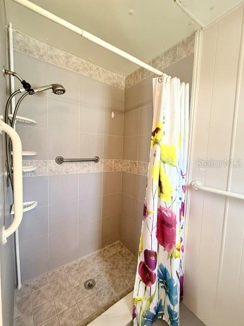 706 ELIZABETH LANE, Lakeland, FL 33809