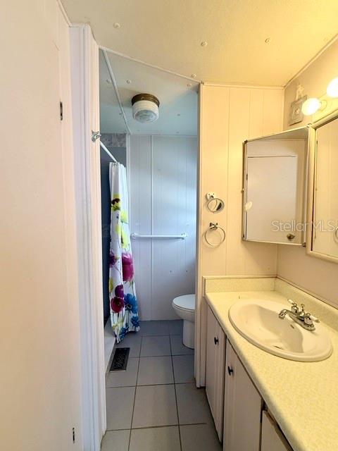 706 ELIZABETH LANE, Lakeland, FL 33809