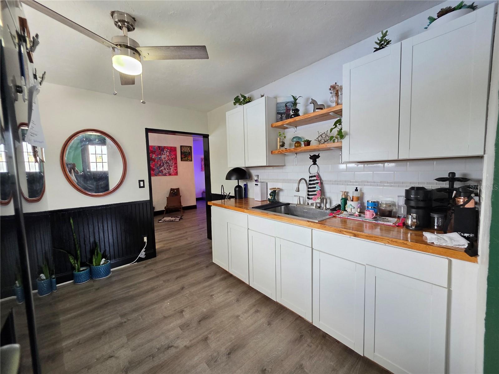 Second unit kitchen