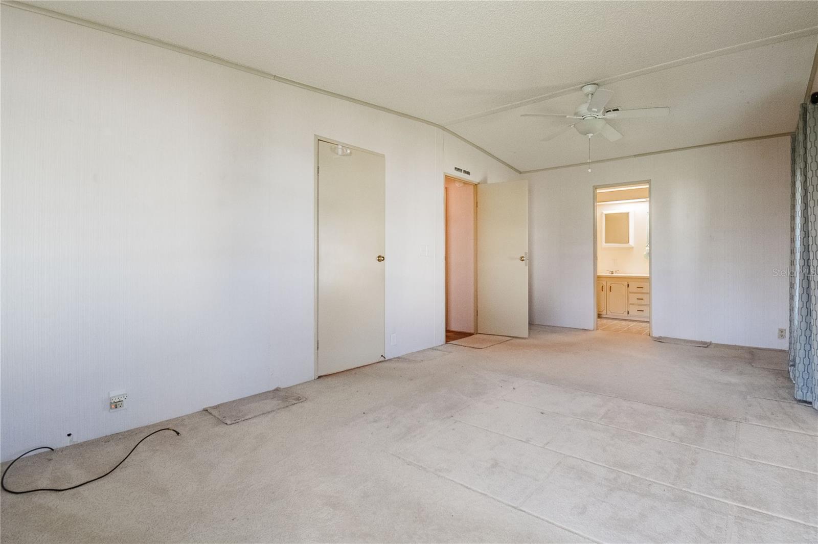 1725 QUAIL HILL DR, Lakeland, FL 33810