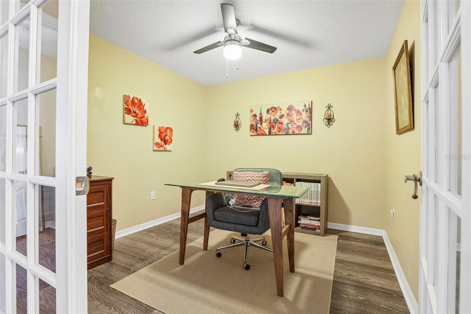 3rd bedroom option/office space!
