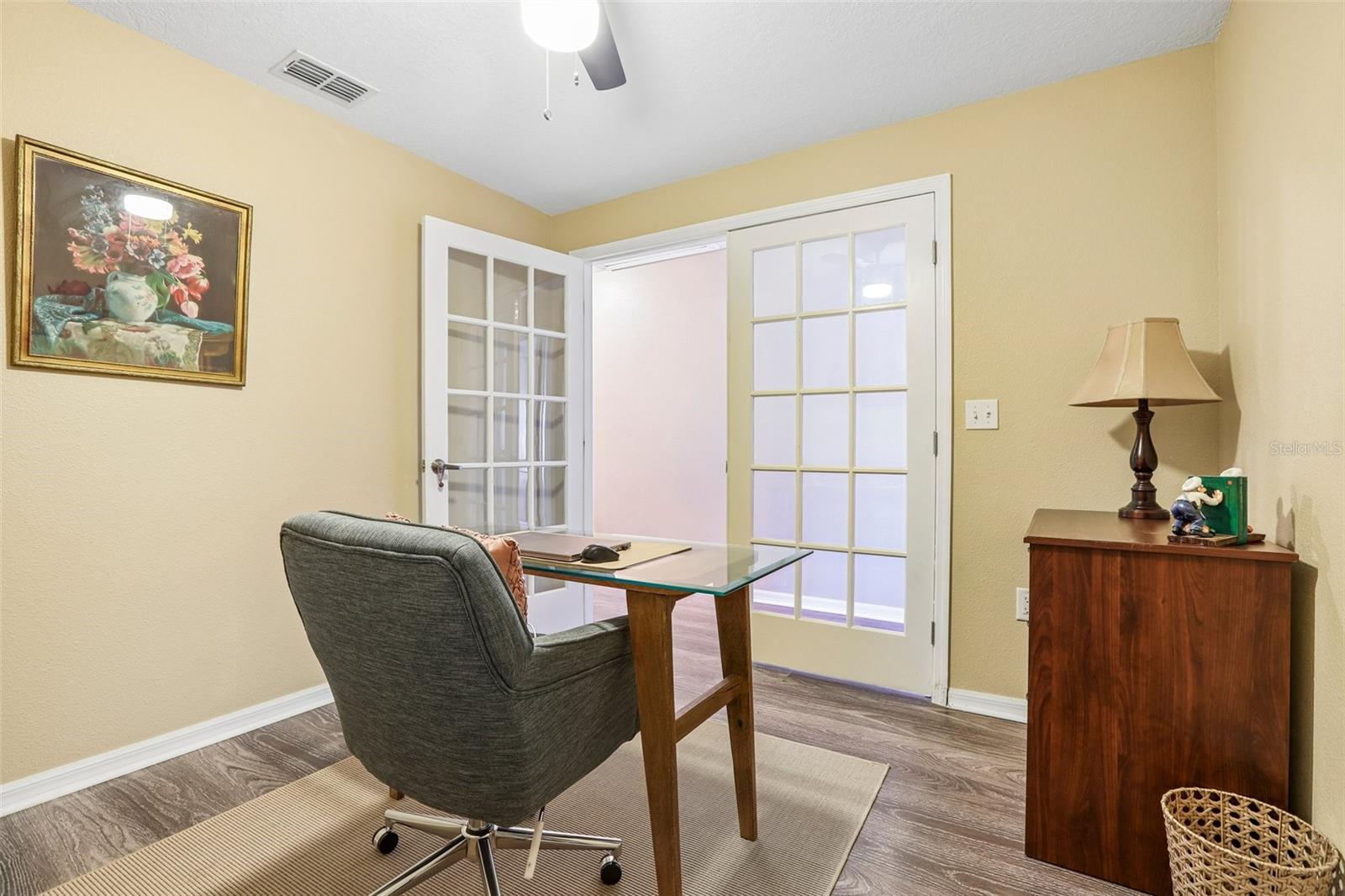 3rd bedroom option/office space!