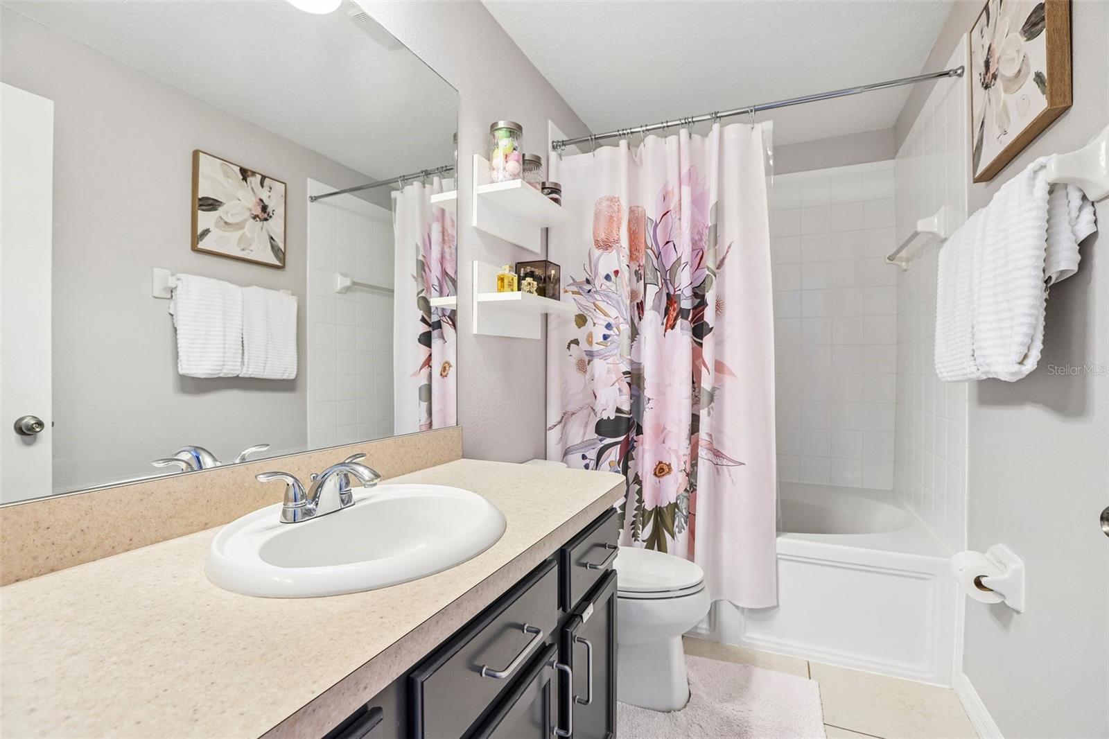 Primary bedroom en-suite bathroom!