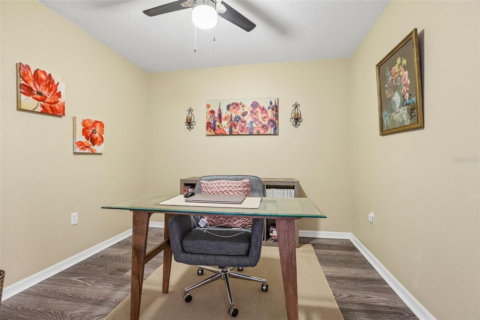 3rd bedroom option/office space!