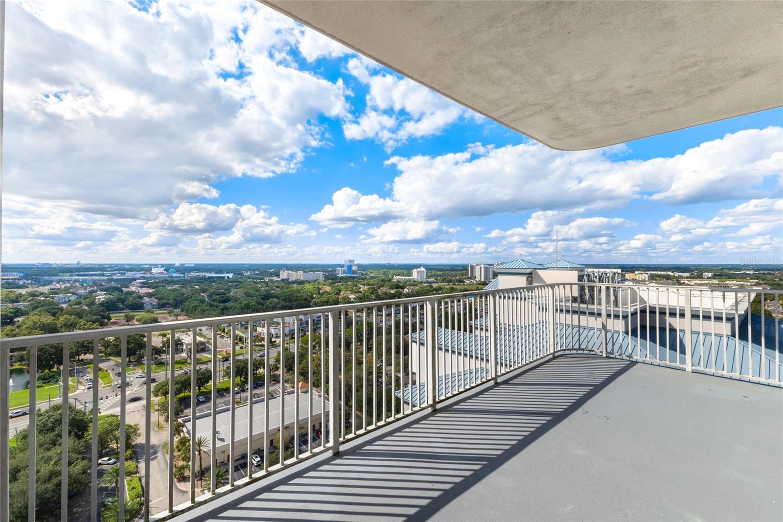 13427 BLUE HERON BEACH DR, #2001, Orlando, FL 32821