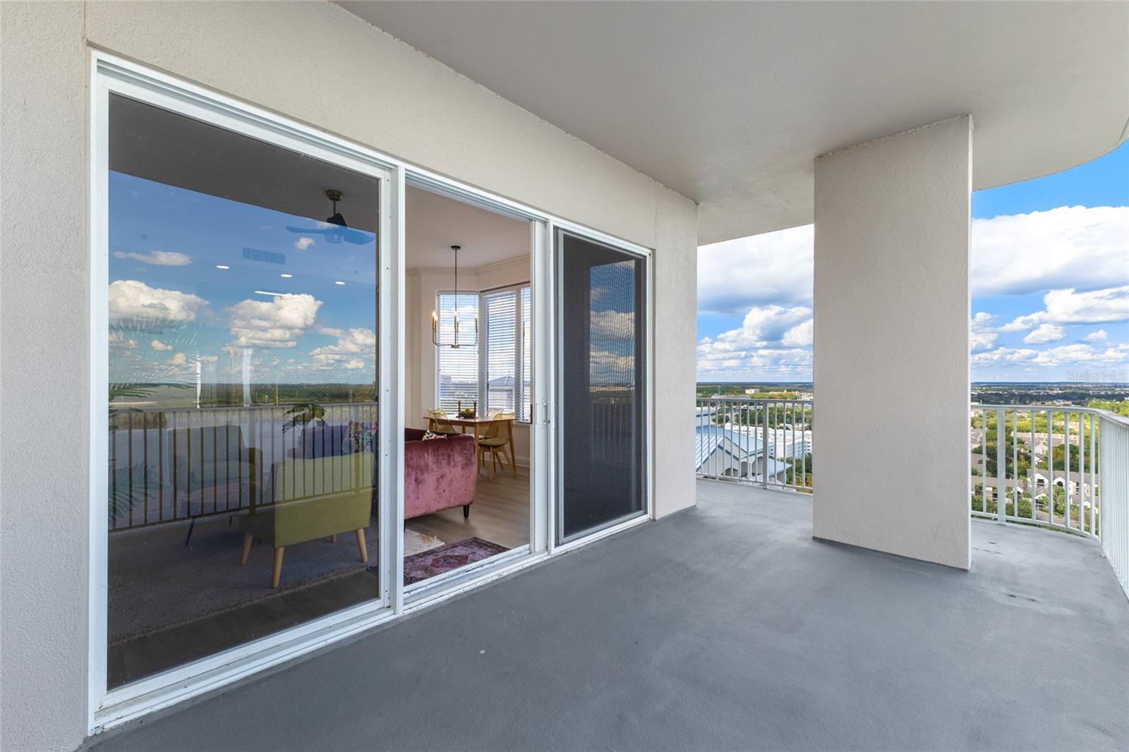 13427 BLUE HERON BEACH DR, #2001, Orlando, FL 32821