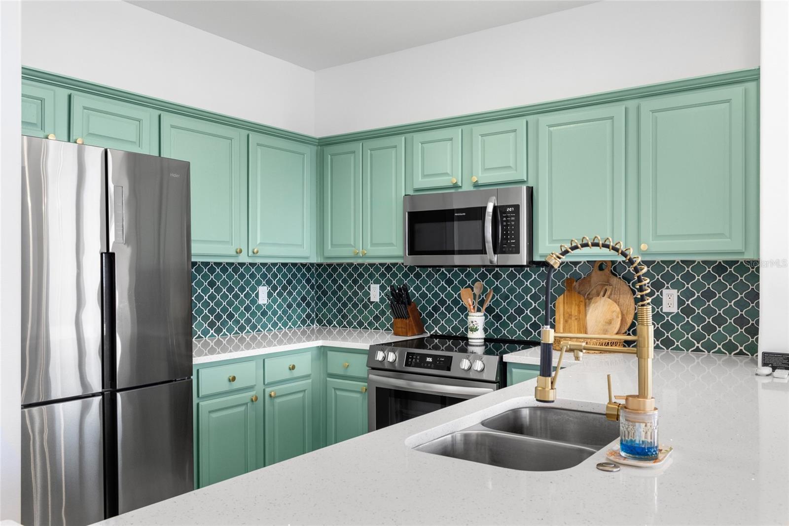 13427 BLUE HERON BEACH DR, #2001, Orlando, FL 32821