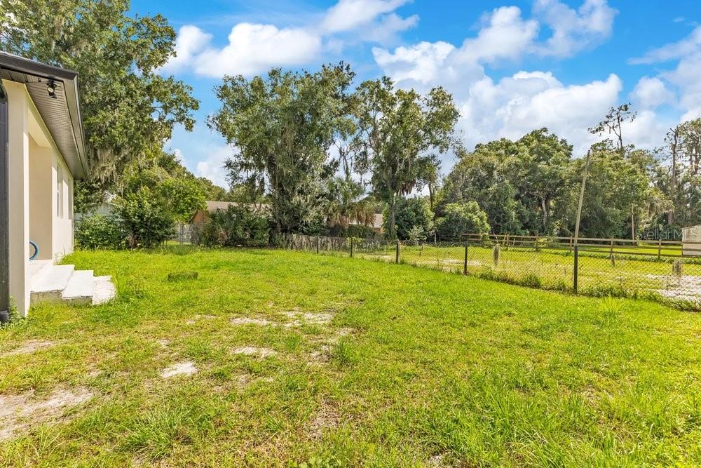 2203 W LOWRY AVENUE, Plant City, FL 33563