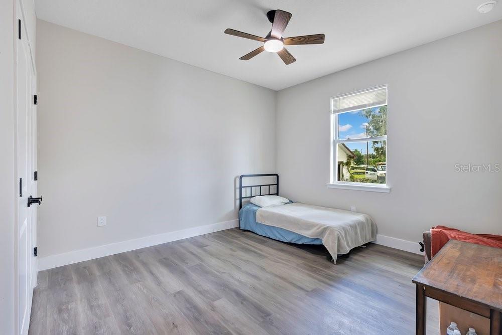 2203 W LOWRY AVENUE, Plant City, FL 33563