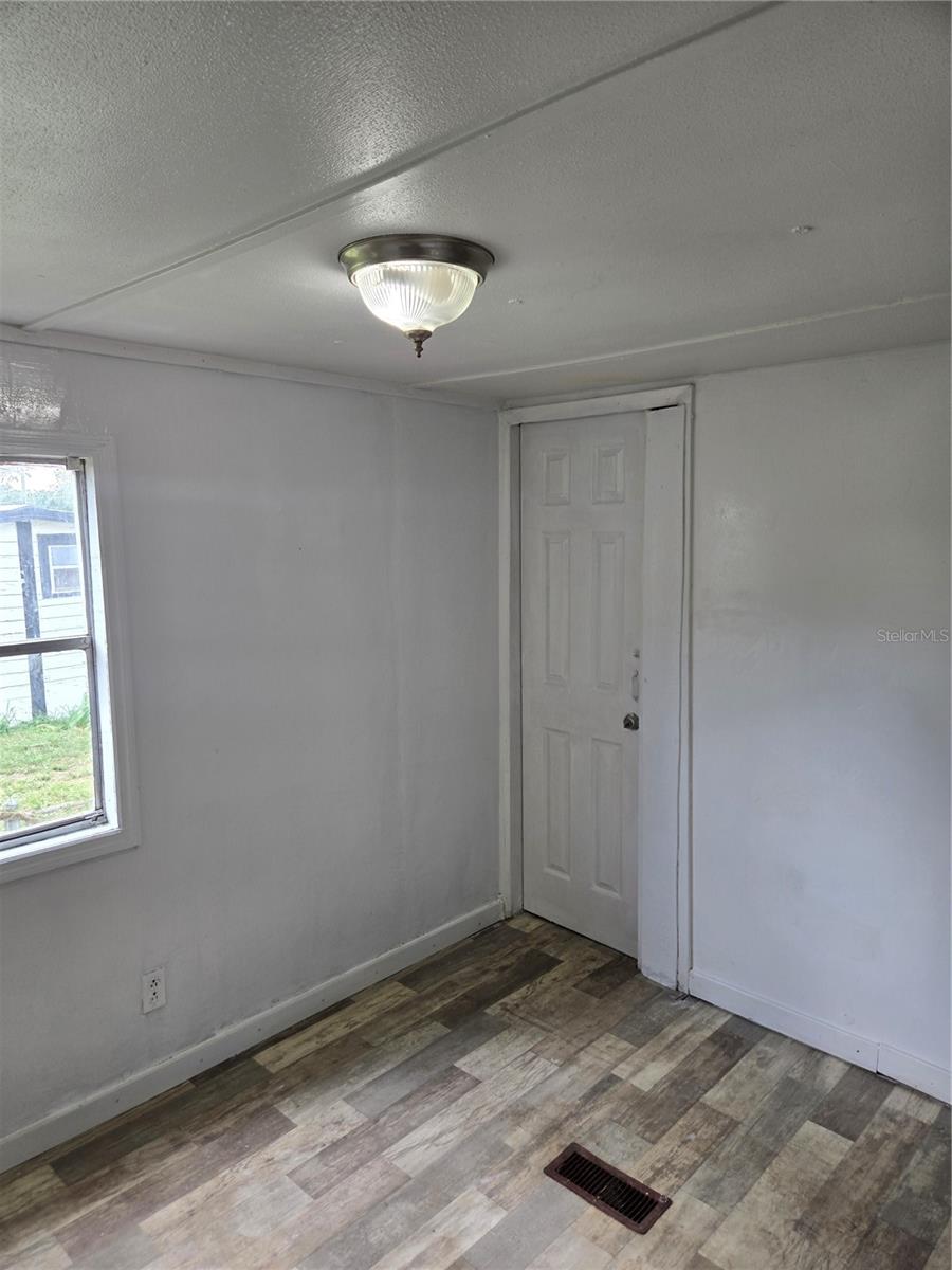 12515 FOUR OAKS ROAD, Tampa, FL 33624