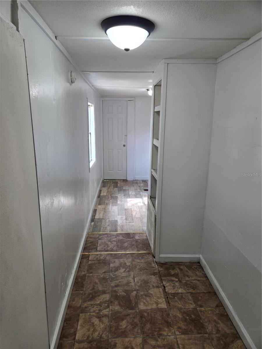 12515 FOUR OAKS ROAD, Tampa, FL 33624