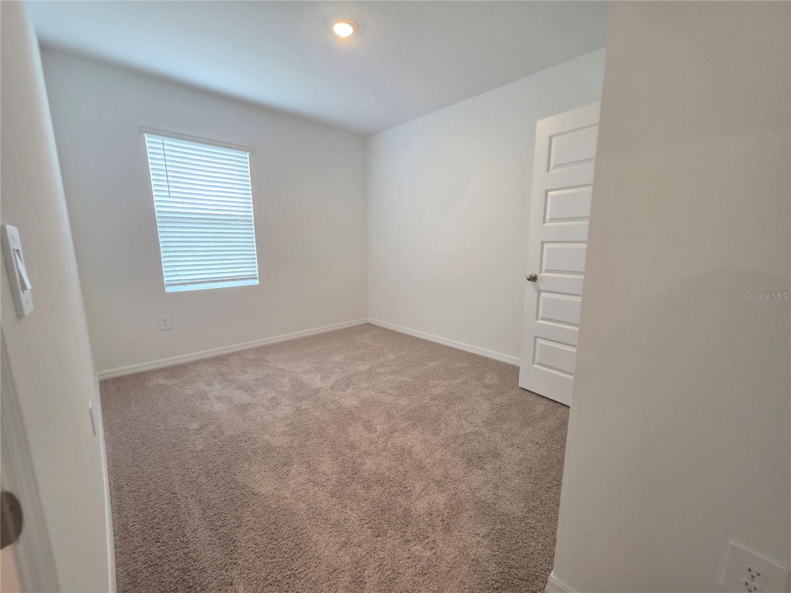 8560 MADRID STREET, Lakeland, FL 33810
