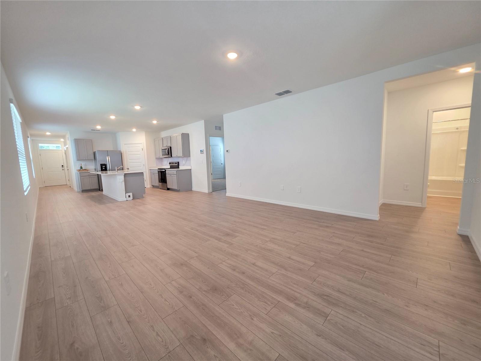 8560 MADRID STREET, Lakeland, FL 33810