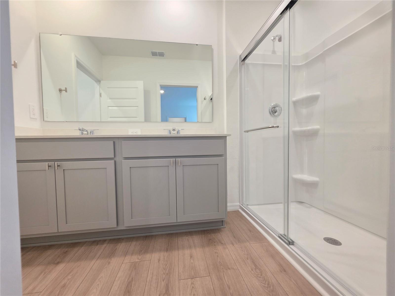 8560 MADRID STREET, Lakeland, FL 33810