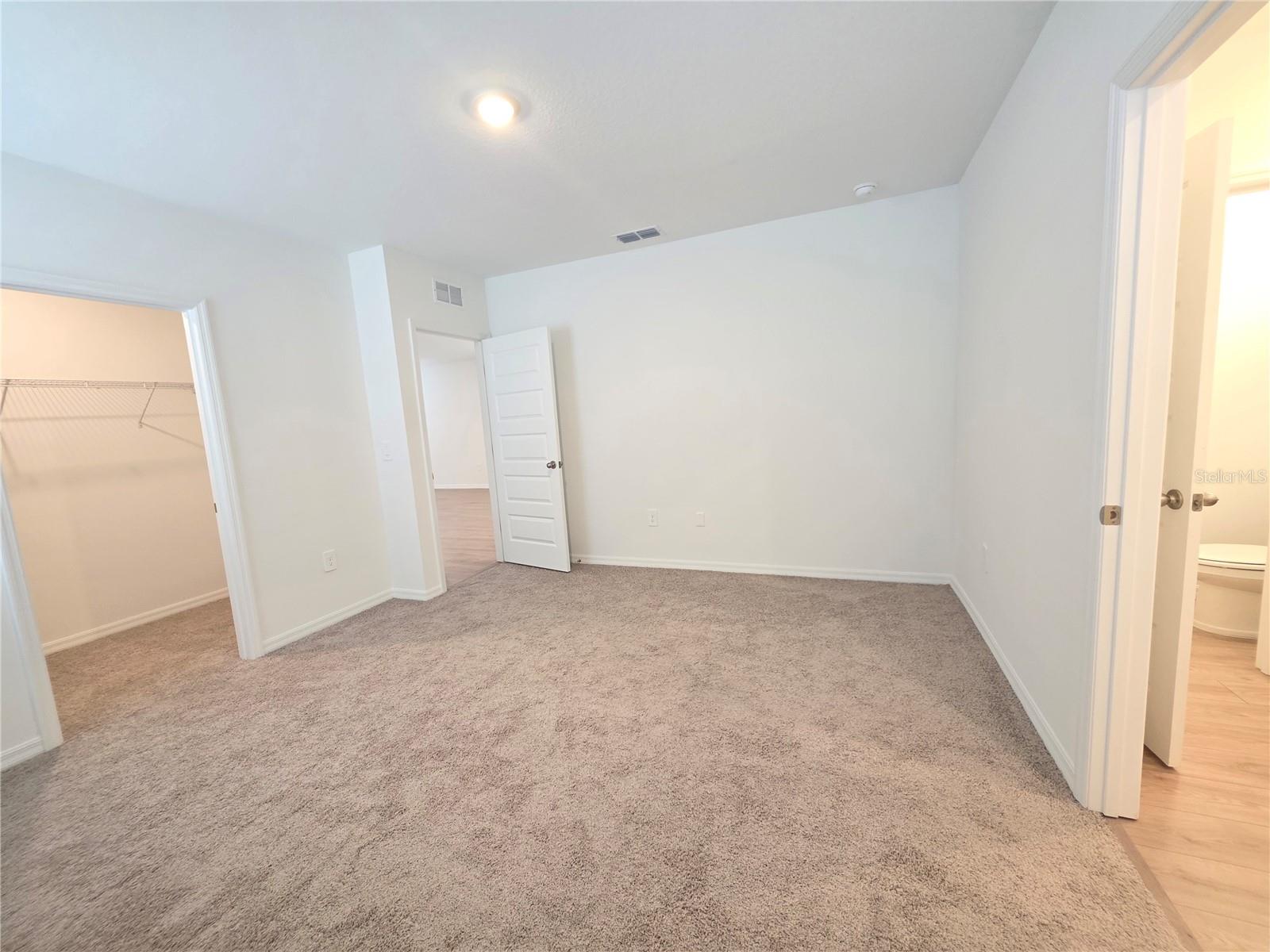 8560 MADRID STREET, Lakeland, FL 33810
