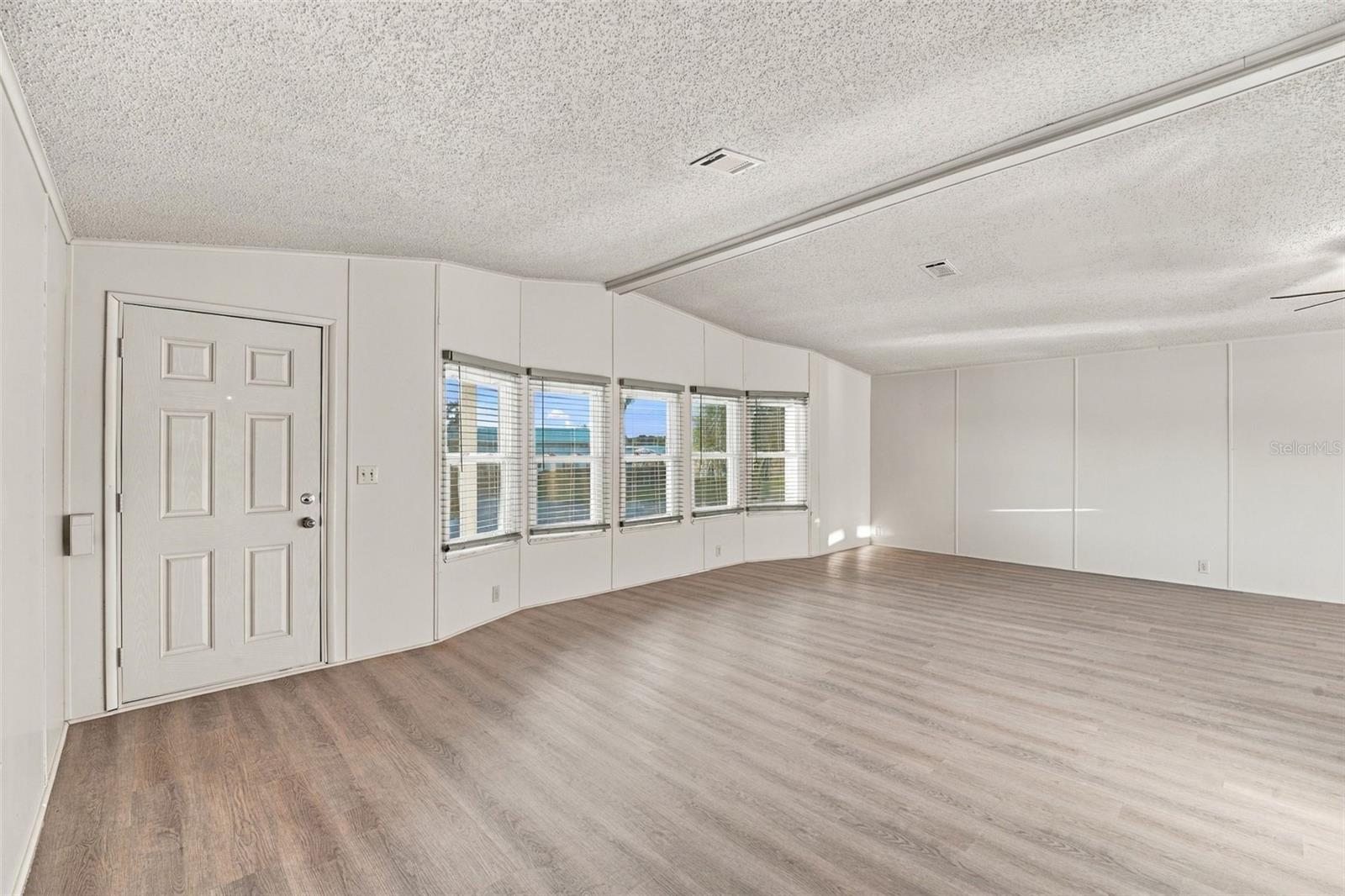 4863 FOXWOOD BOULEVARD, Lakeland, FL 33810 4863 FOXWOOD BOULEVARD, Lakeland, FL 33810