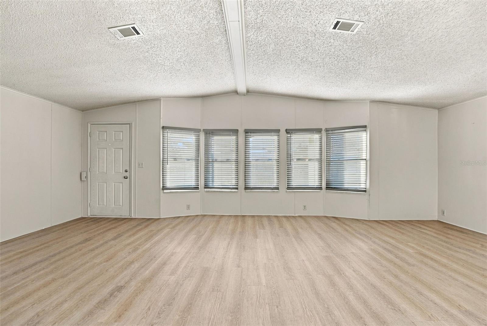 4863 FOXWOOD BOULEVARD, Lakeland, FL 33810 4863 FOXWOOD BOULEVARD, Lakeland, FL 33810