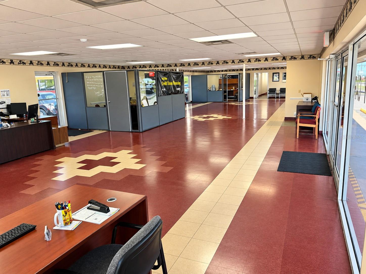 INTERIOR/OPEN SPACE/