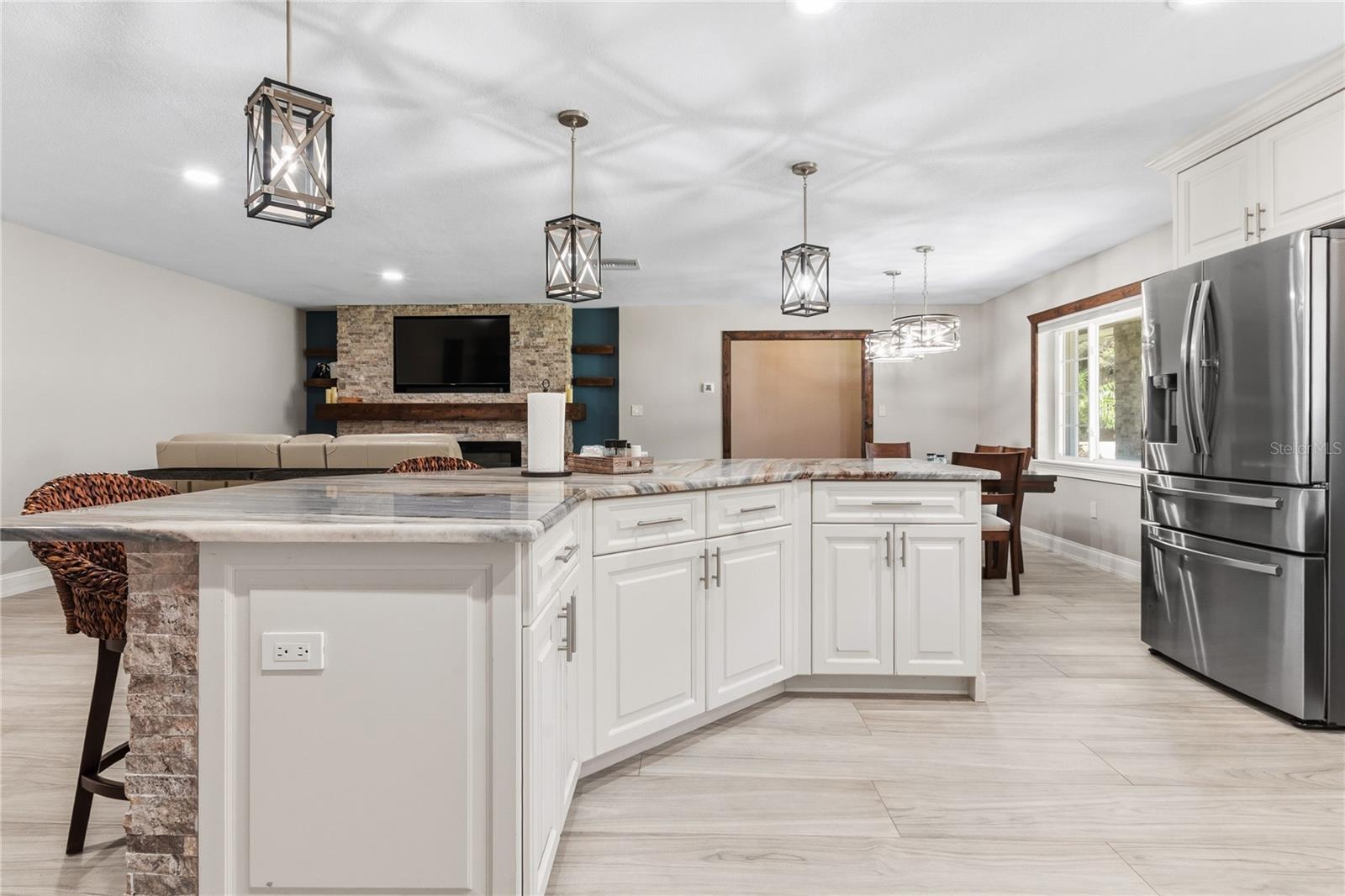 1010 EDGEWATER DRIVE, Winter Haven, FL 33884