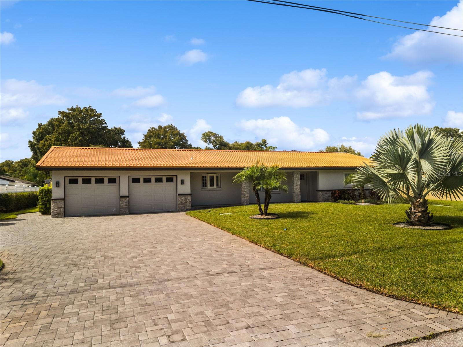 1010 EDGEWATER DRIVE, Winter Haven, FL 33884