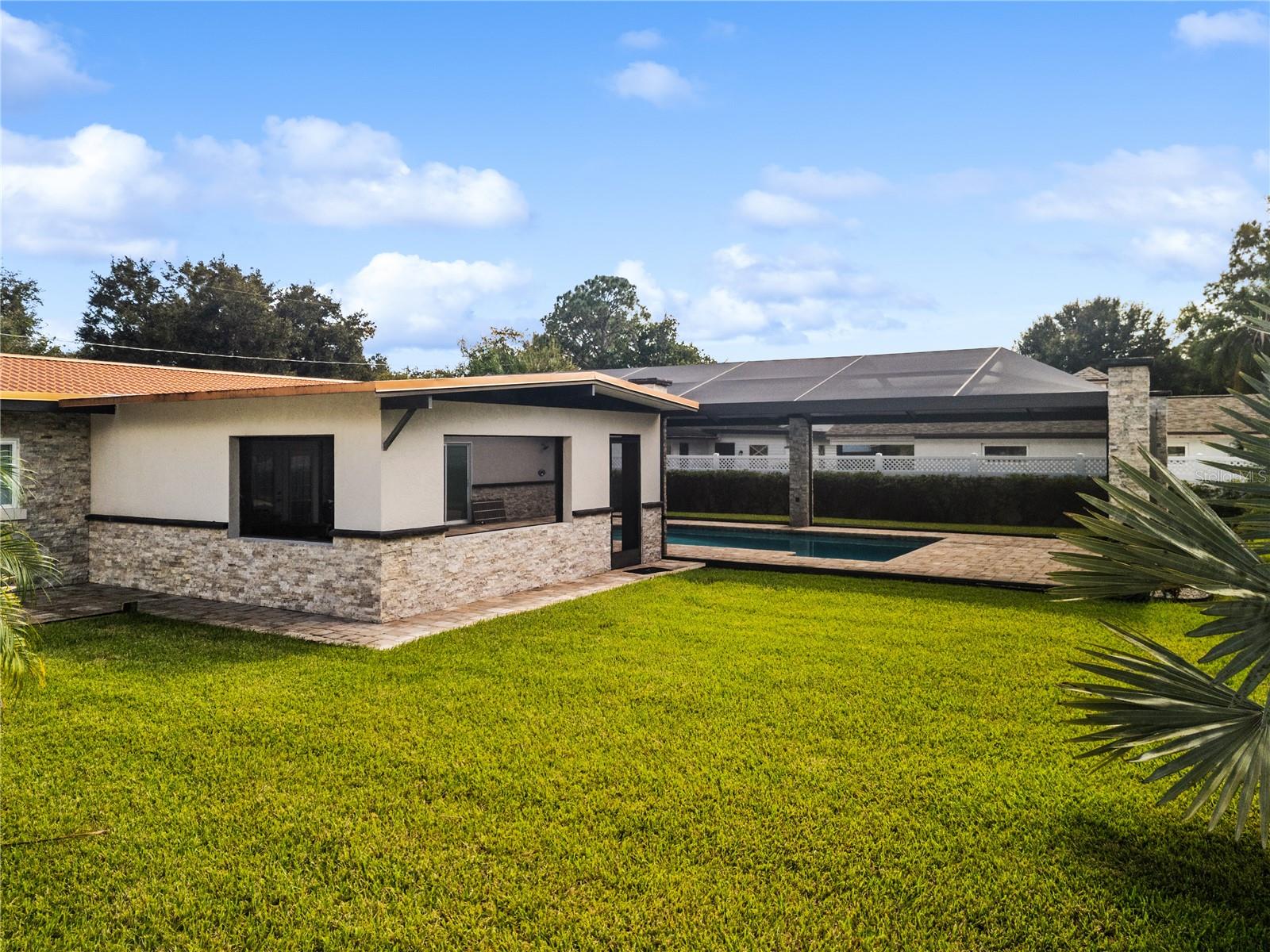 1010 EDGEWATER DRIVE, Winter Haven, FL 33884