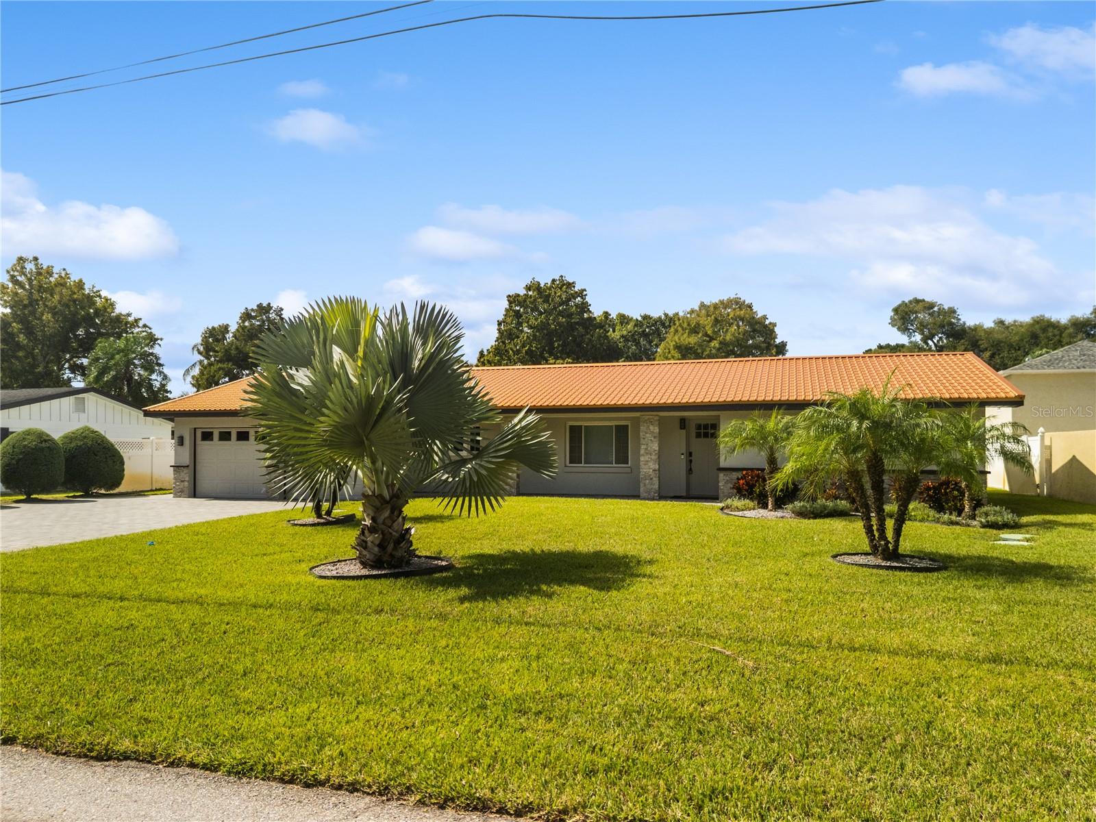 1010 EDGEWATER DRIVE, Winter Haven, FL 33884