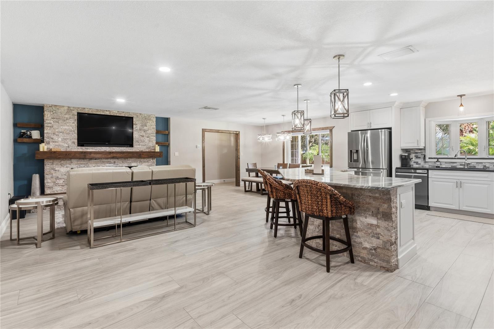 1010 EDGEWATER DRIVE, Winter Haven, FL 33884
