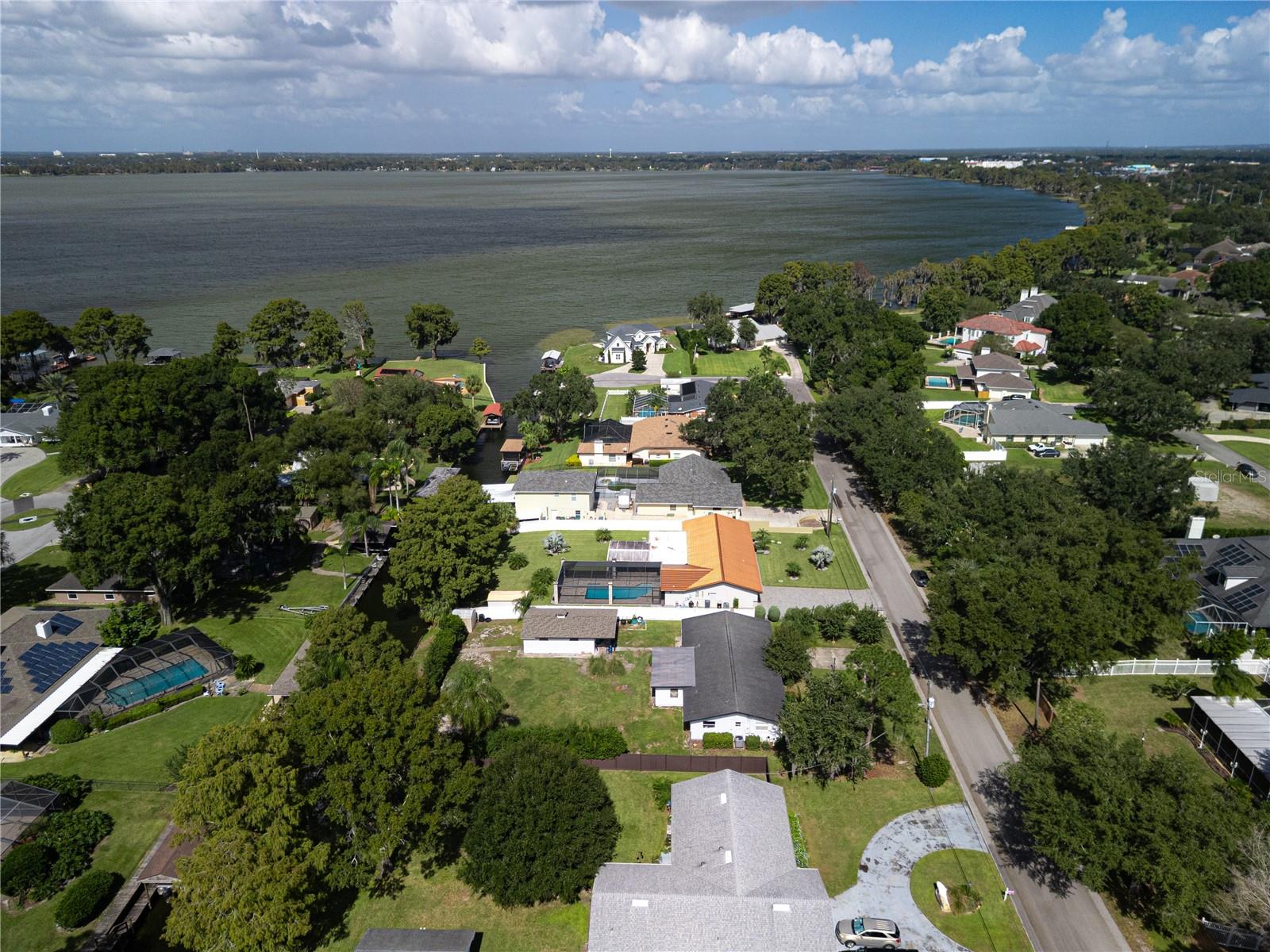 1010 EDGEWATER DRIVE, Winter Haven, FL 33884