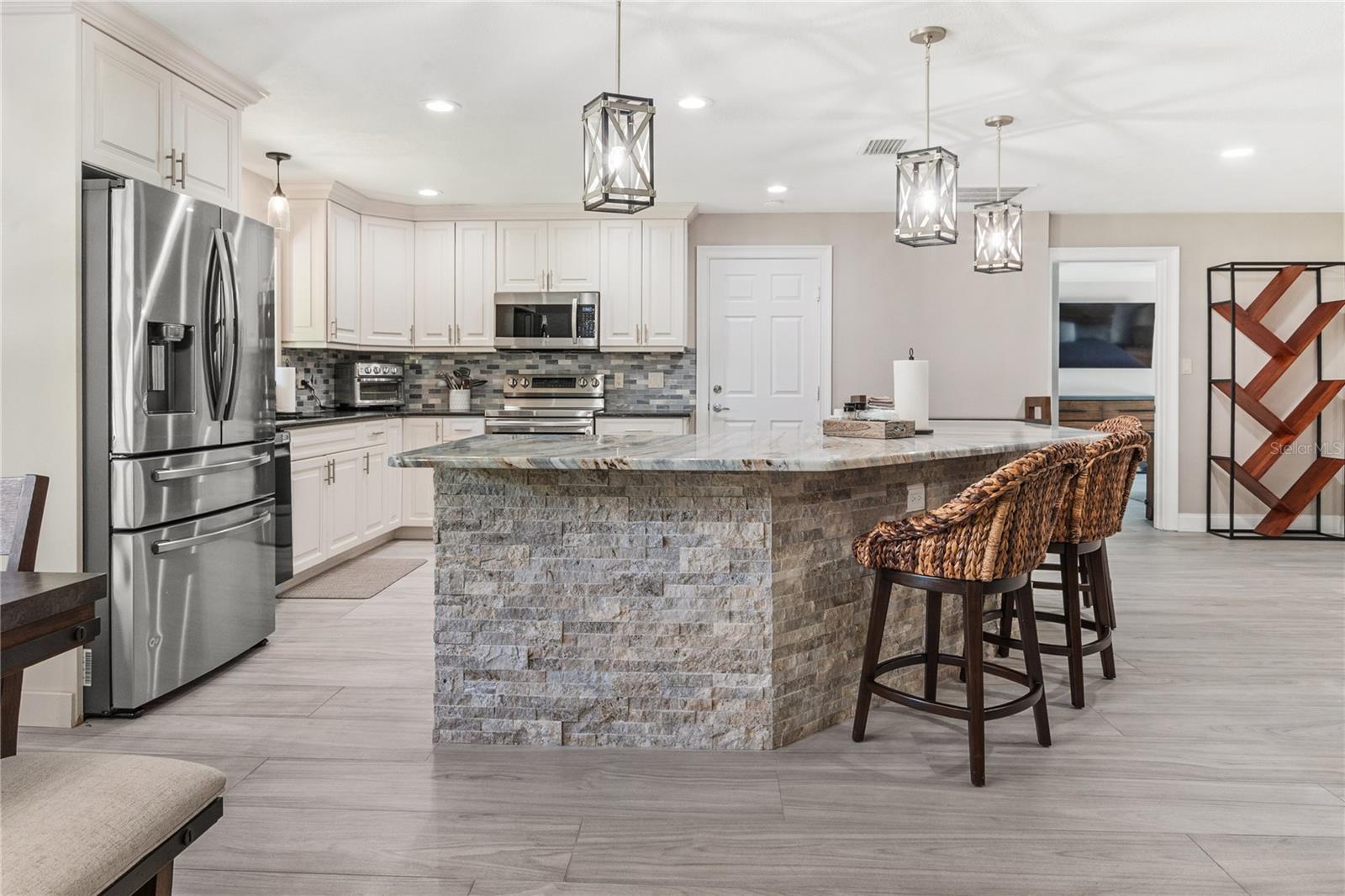 1010 EDGEWATER DRIVE, Winter Haven, FL 33884