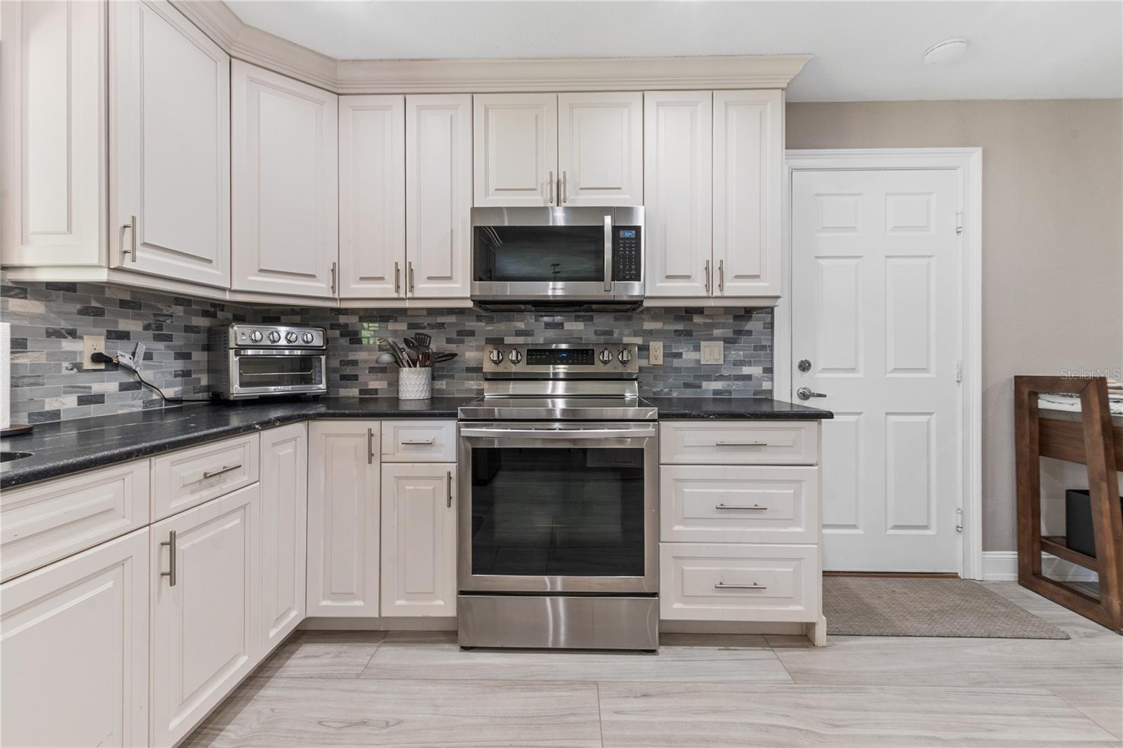1010 EDGEWATER DRIVE, Winter Haven, FL 33884