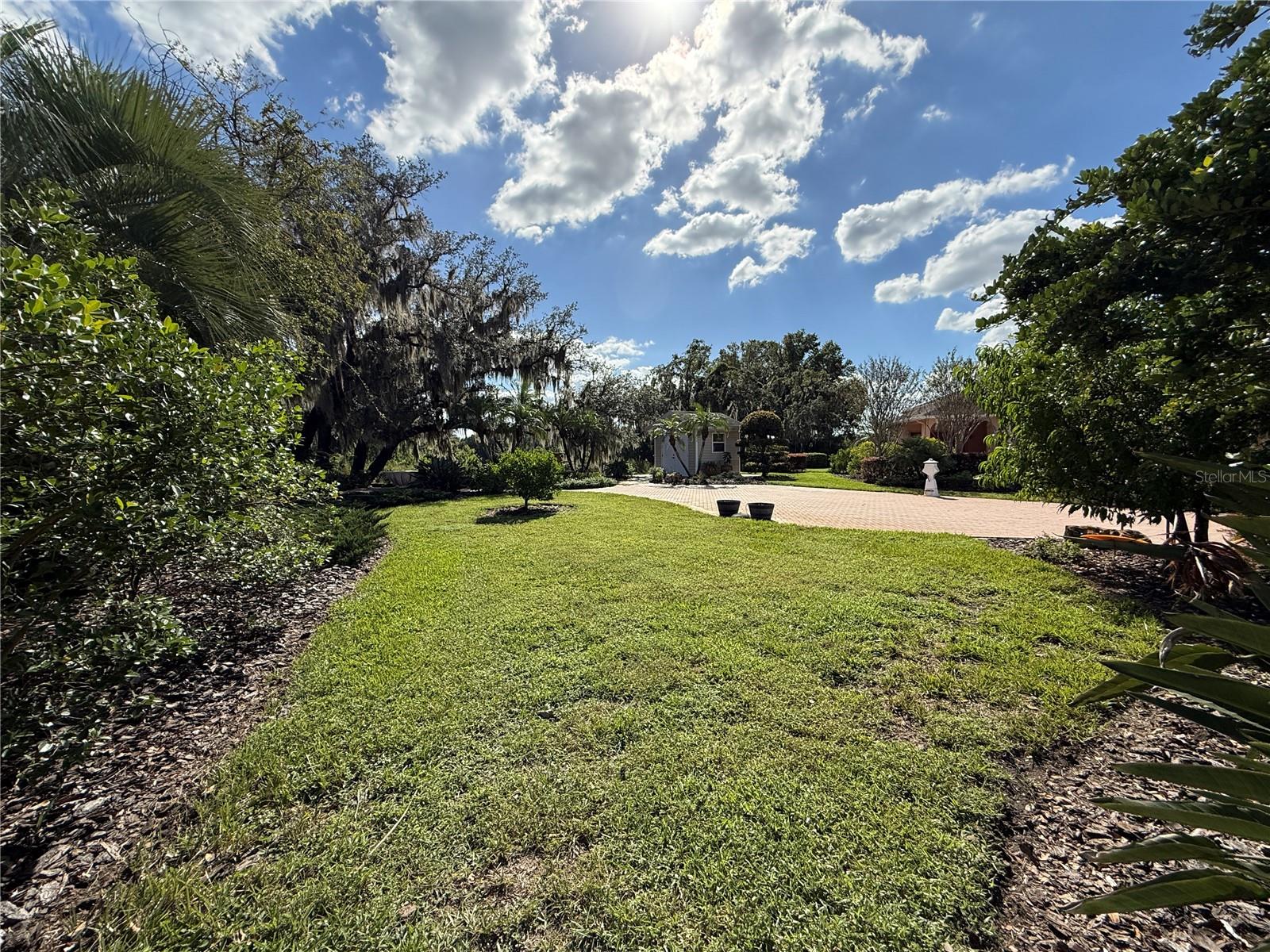 552 MEANDERING WAY, Polk City, FL 33868