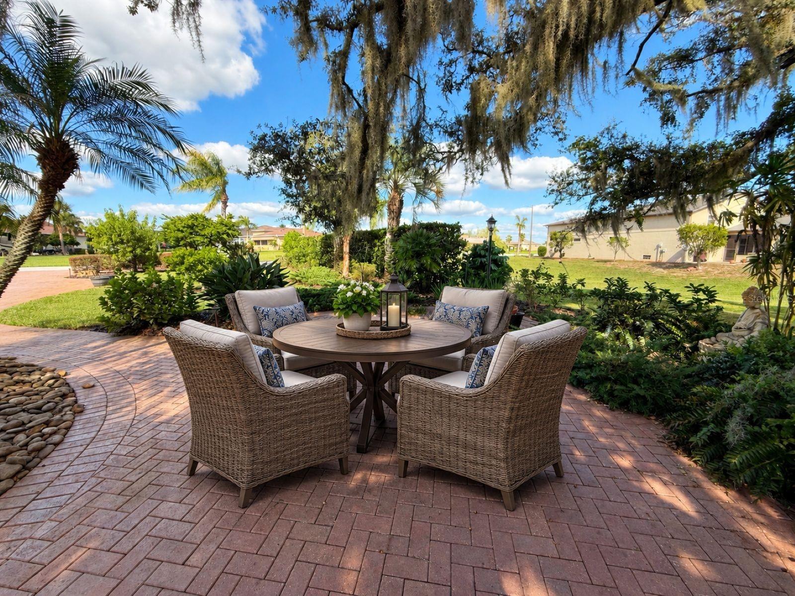 552 MEANDERING WAY, Polk City, FL 33868