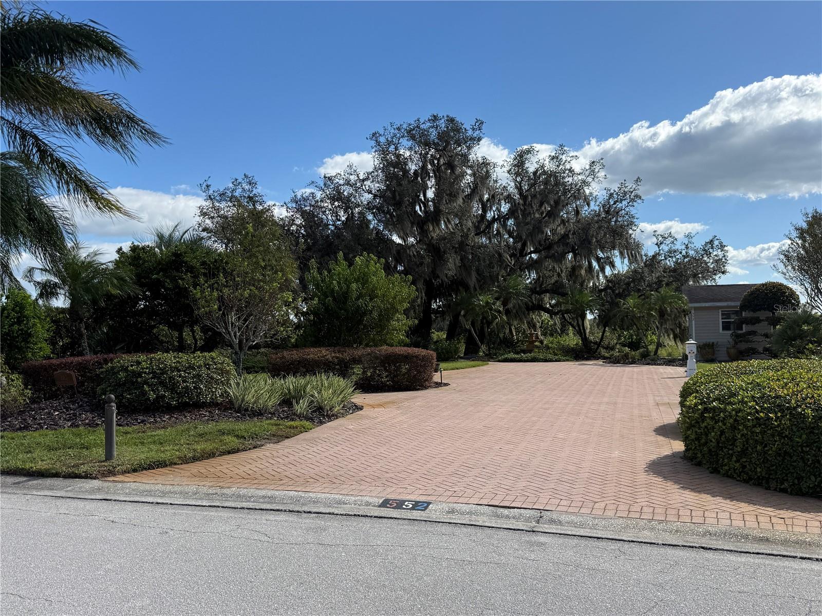 552 MEANDERING WAY, Polk City, FL 33868