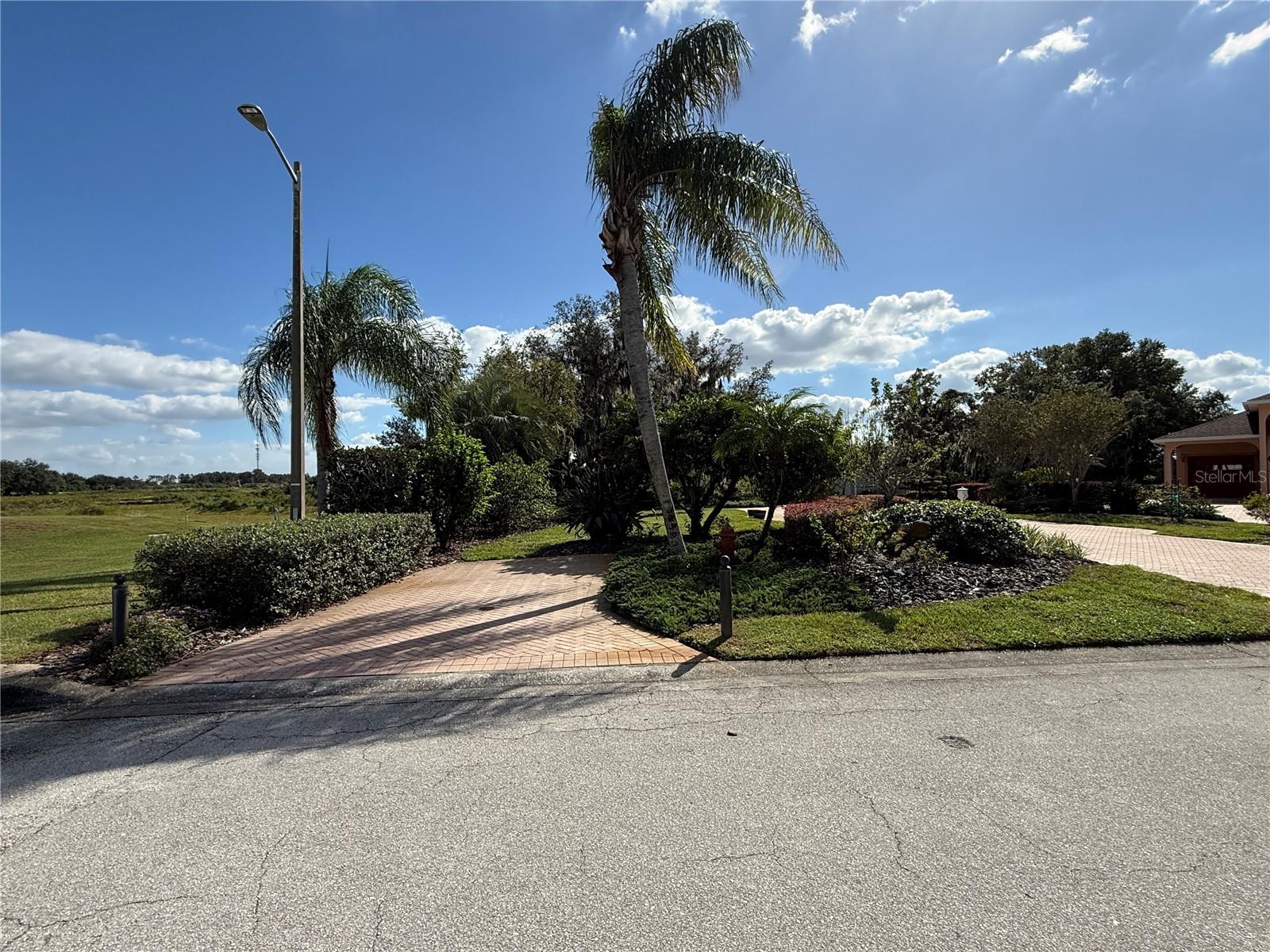 552 MEANDERING WAY, Polk City, FL 33868