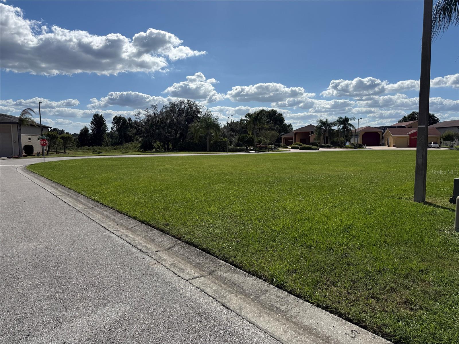 555 MEANDERING WAY, Polk City, FL 33868