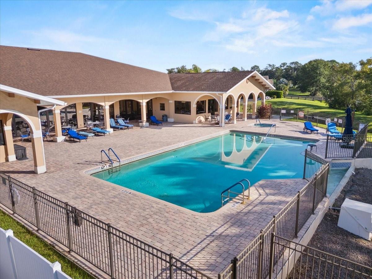 555 MEANDERING WAY, Polk City, FL 33868